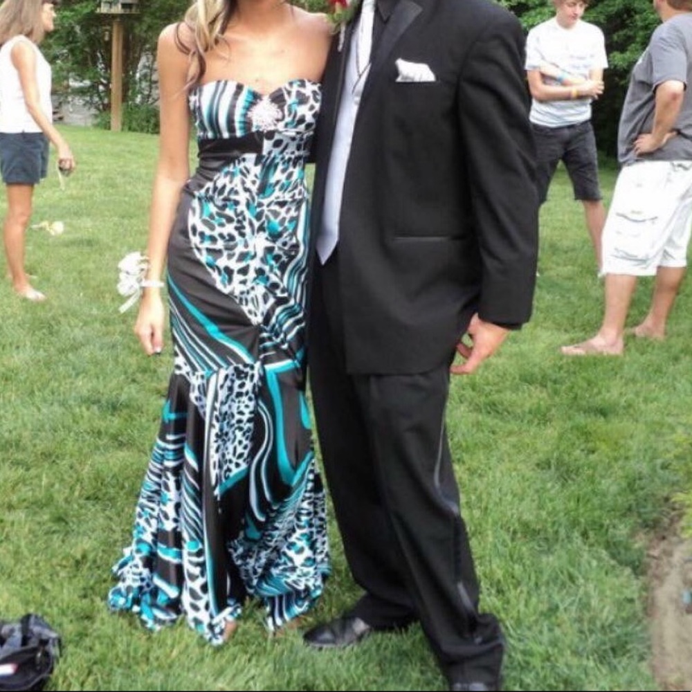 Prom dress - Picture 2 of 2